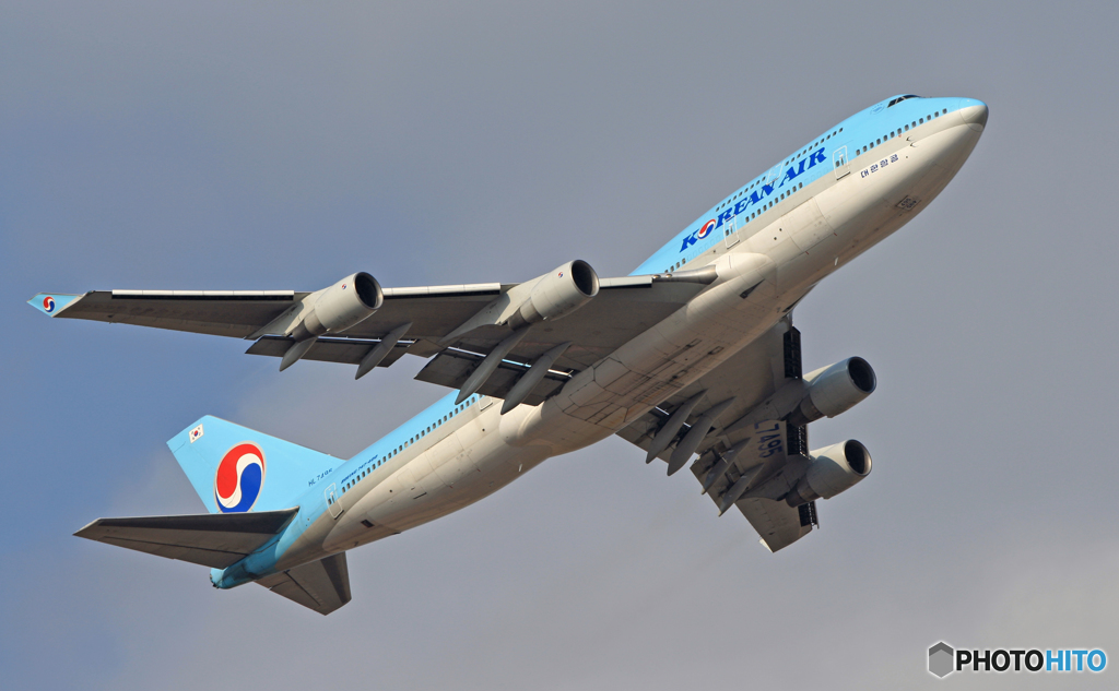 離陸 KOREAN 747-400 HL7495