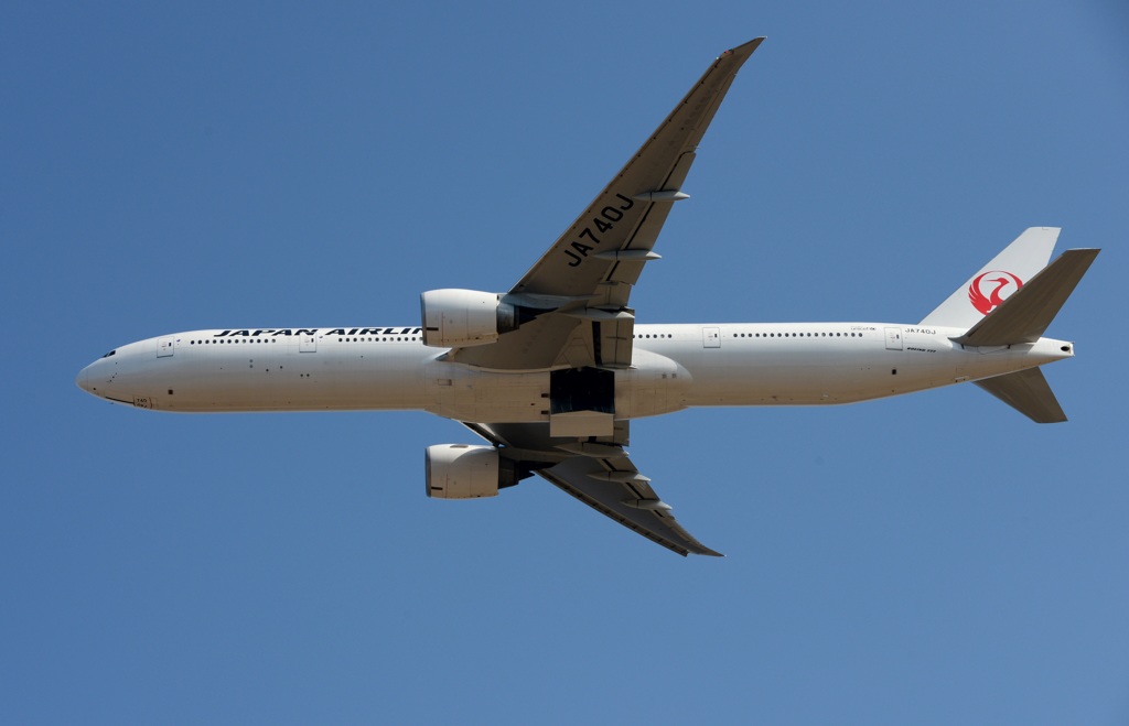 離陸 JAL 777-300