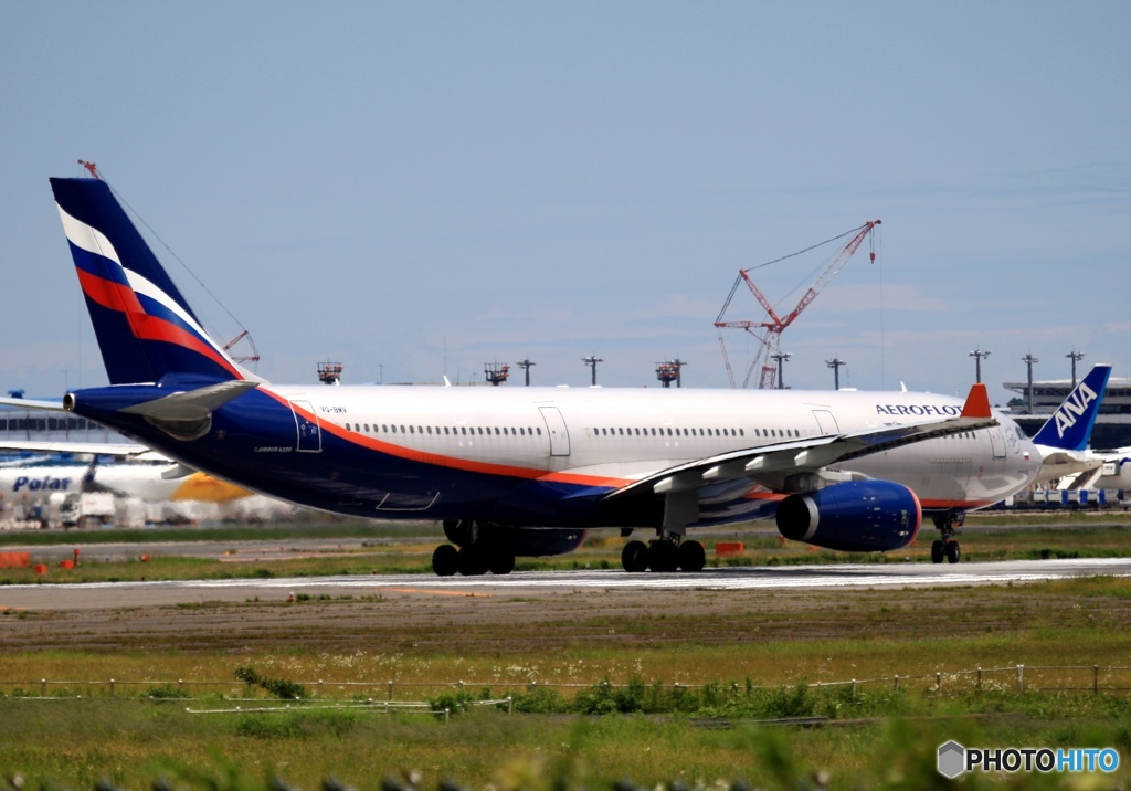 出発　AEROFLOT A330-343