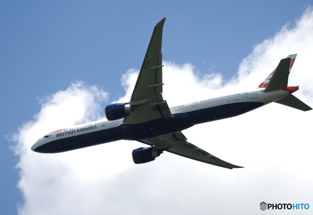 離陸　BRITISH 777-336