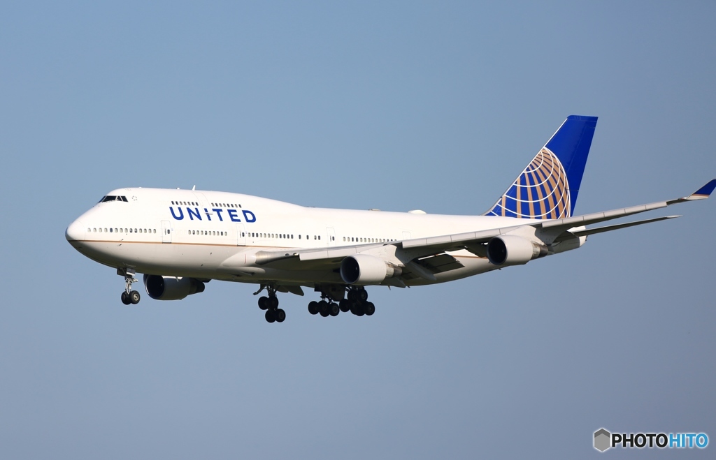 Landing  UNITED 747-400