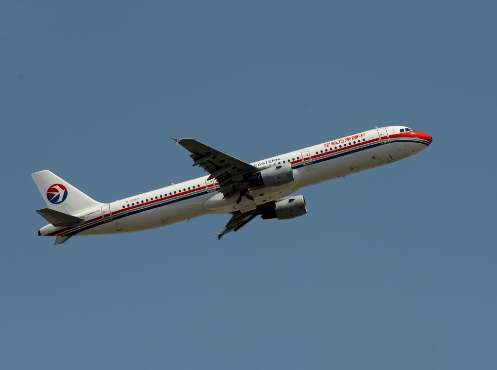 飛行　中国東方 A321-211 