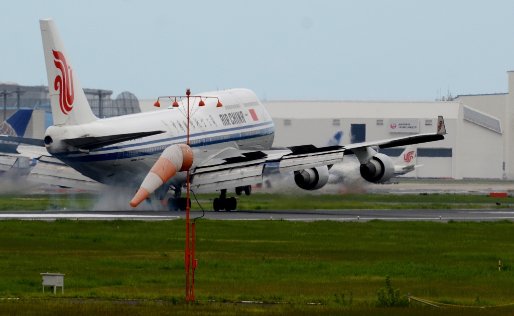 着陸（104）Air China 747-400F 