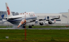 着陸（104）Air China 747-400F 