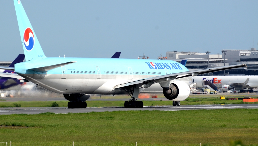 出発（171）KOREAN 777-300