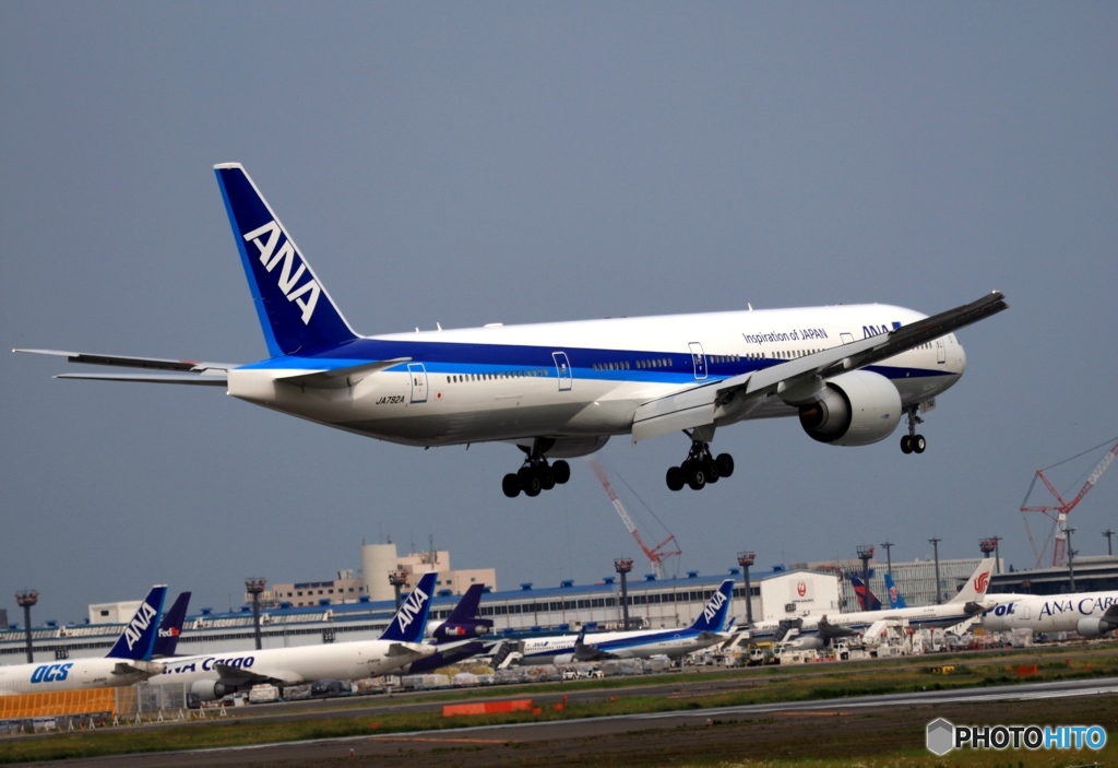到着　ANA 777-381