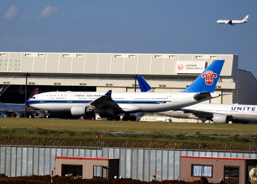 離陸　只今　工事中　あれー！