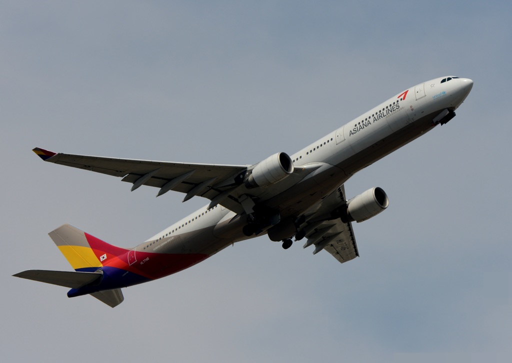 ASIANA A330-323 飛行