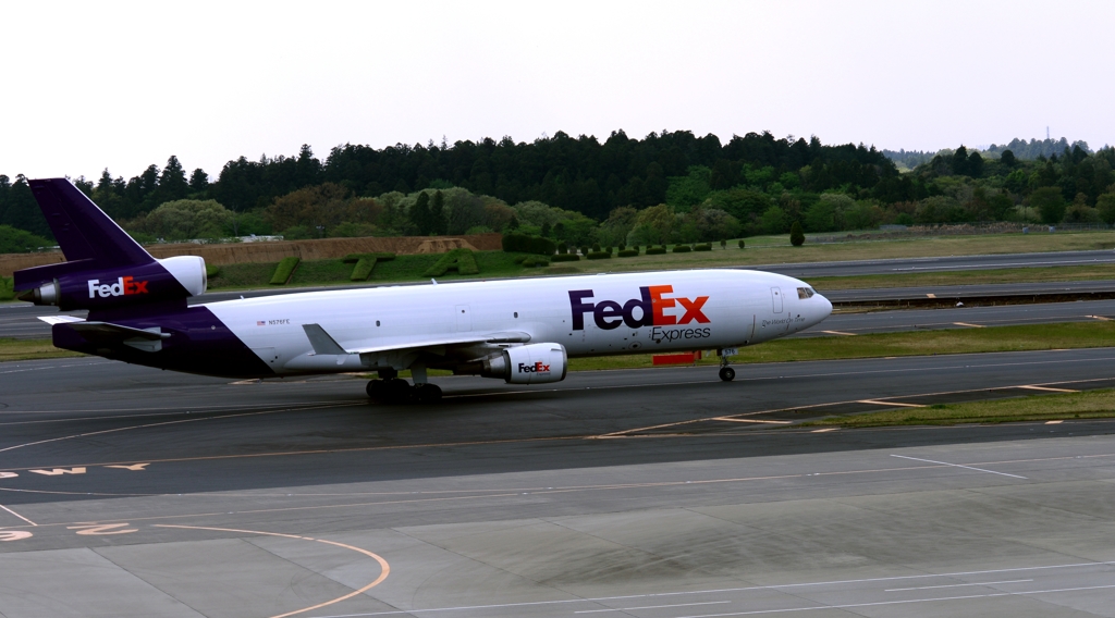 FedEx　MD-11（３発エンジン）