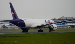 出発（220）FedEx 777-FS2 