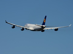 Lufthansa A340-313 飛び立ち