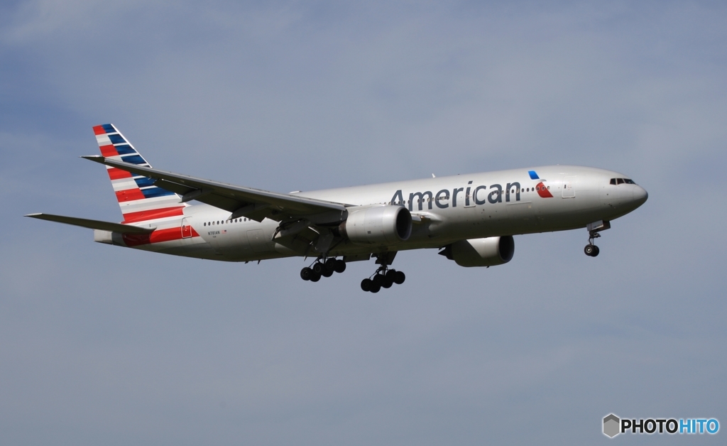 到着　American 777-223