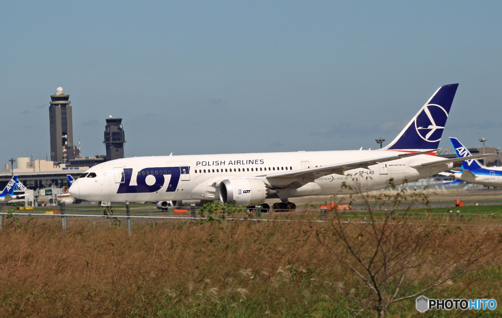出発 LOT 787-8　SP-LRD