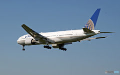 UNITED 777-222 N229UA 着地前 