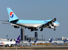 KOREAN C 747-8F 着陸