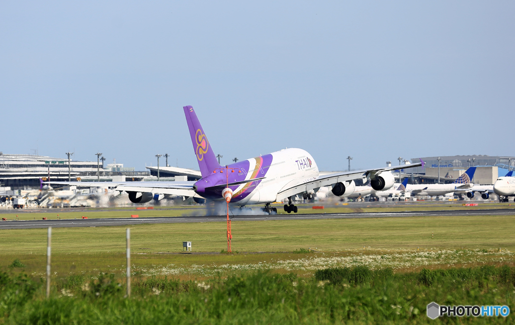 着陸 Thai A380-841 HS-TUB