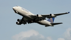 離陸（5-1）　UNITED 747-400 [a]　