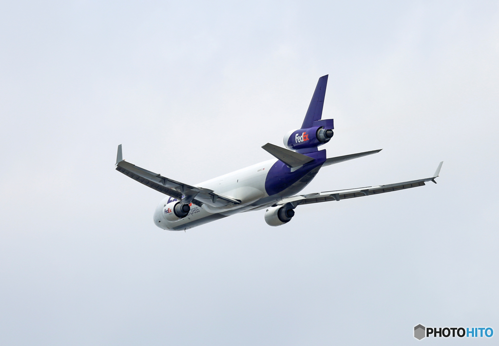「良い天気」 FedEx MD-11 N591FE 出発