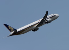 SINGAPORE 777-312 飛行