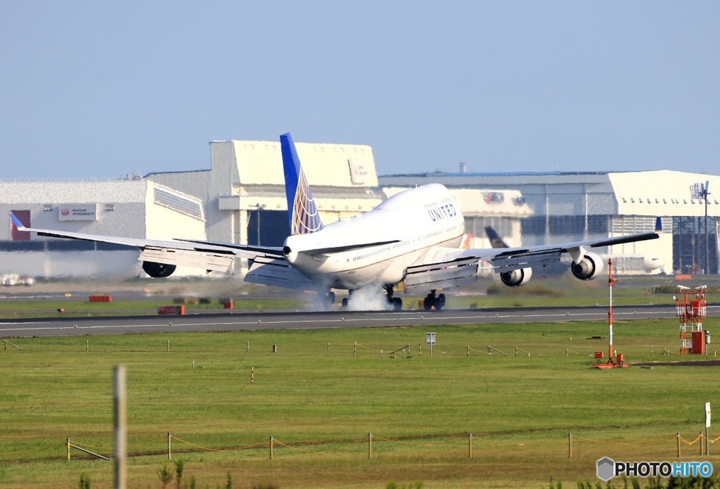 UNITED 747-400 N105UA