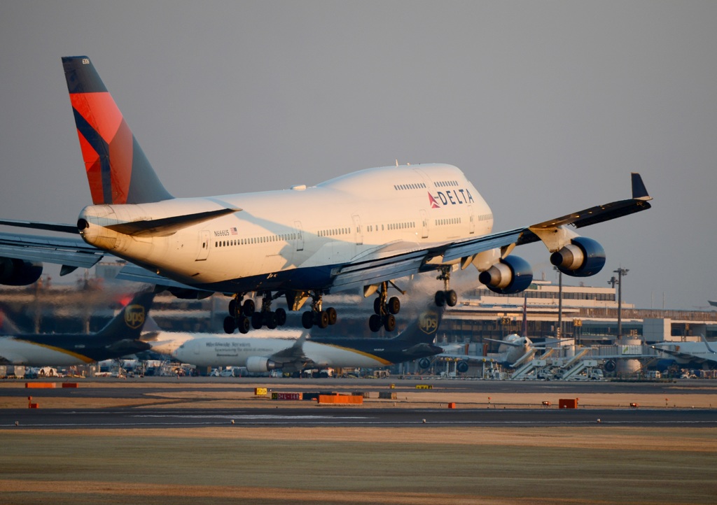 DELTA 747-400 着陸