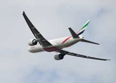 出発  Emirates 777-F1H 