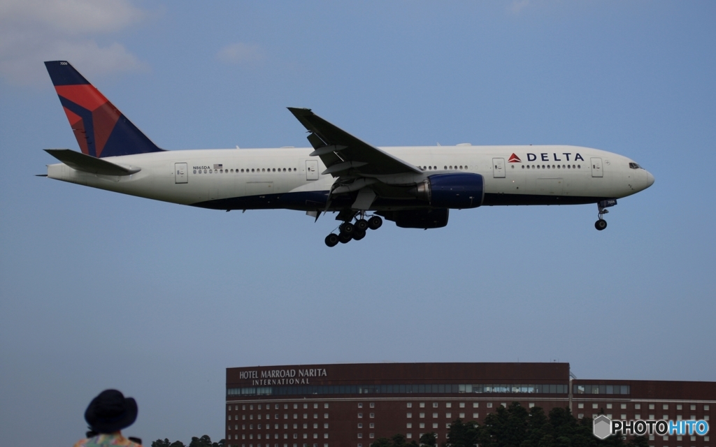 DELTA 777-232 到着　