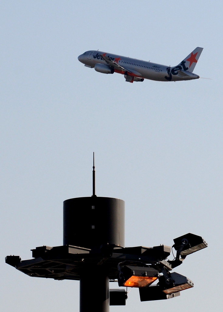 離陸 Jetstar A320-200 