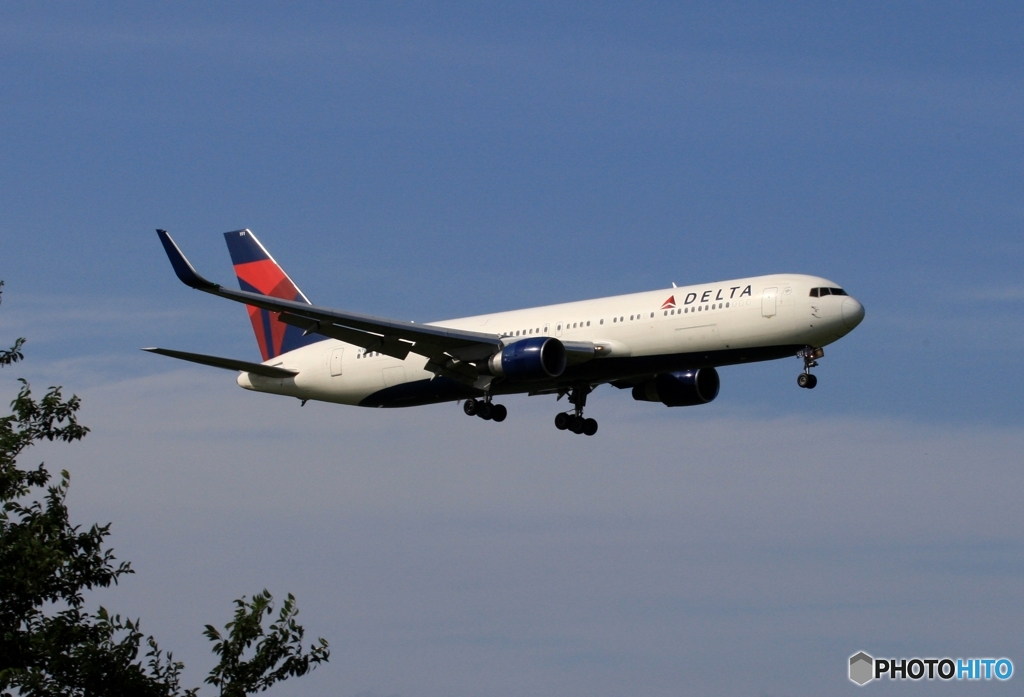 Delta 767-332 到着　