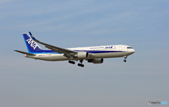 「青が大好き」 ANA 767-381 JA624A Landing 「青が大好き」 ANA 767-381 JA624A Landing