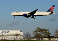 Delta 777-200  Delta 777-200
