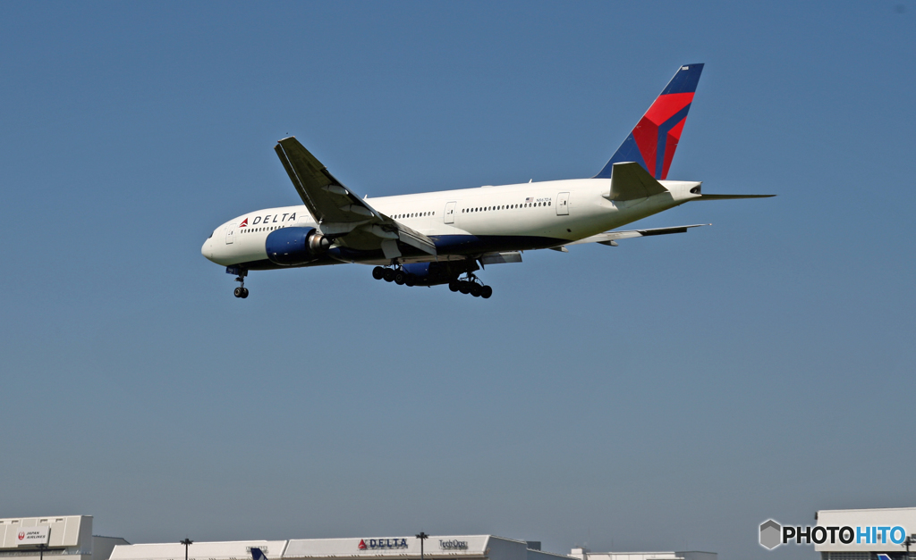 着地前 Delta 777-232 N867DA
