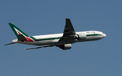離陸（147）Alitalia 777-243ER 