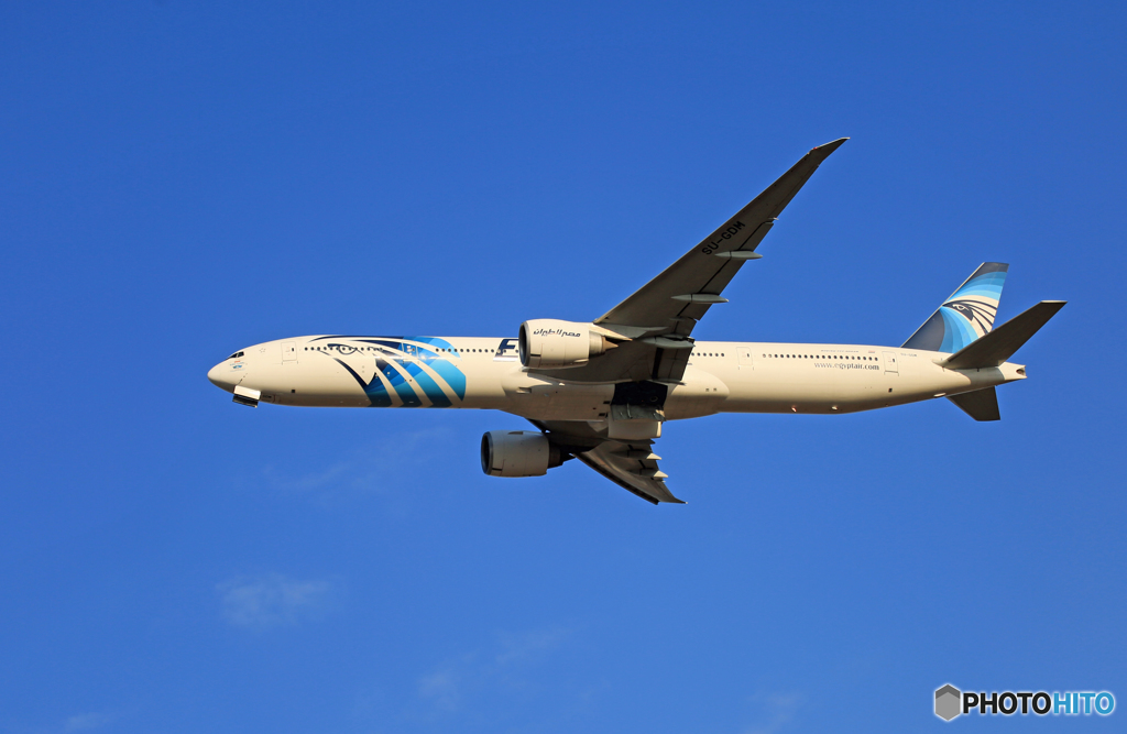「雲なし」 エジプト航空 777-36N SU-GDM