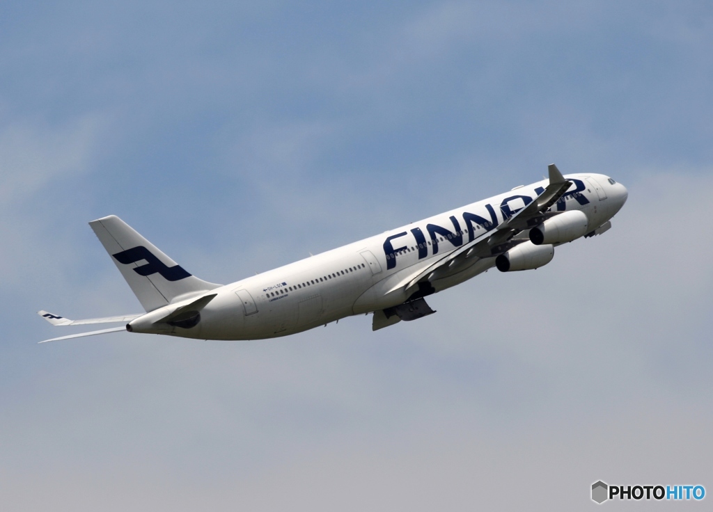 FINNAIR A340-313 出発　