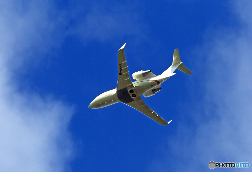 出発Private Canadair CL-600-2B16 M-AAAA