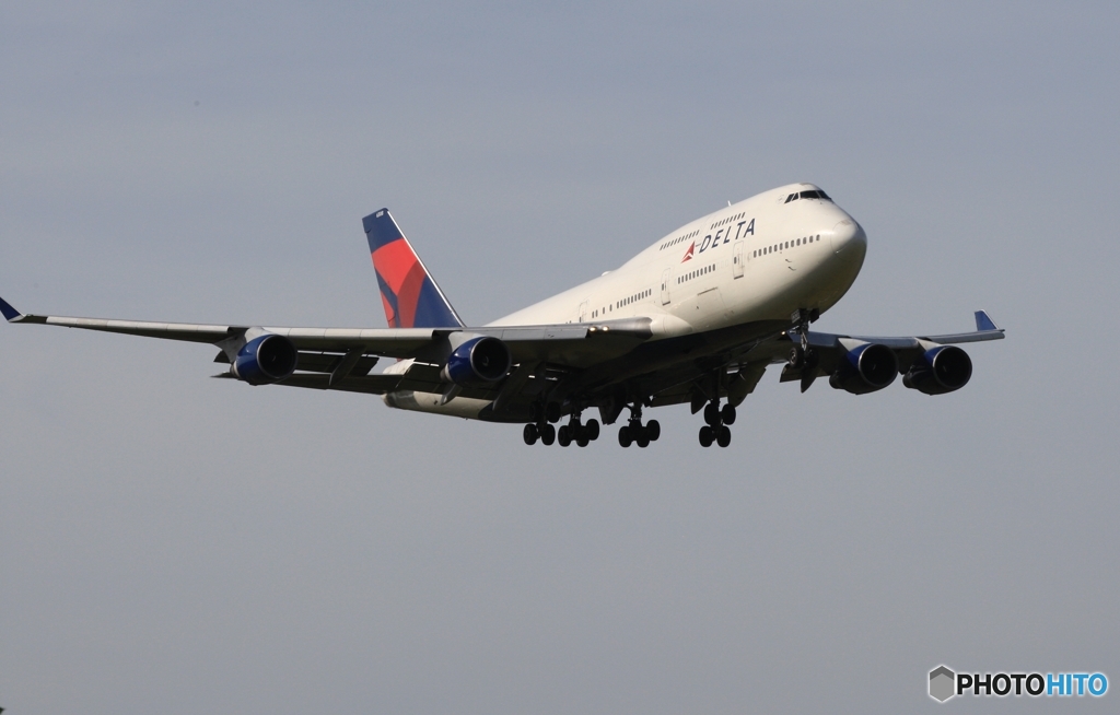 着陸　DELTA７４７ジャンボ機