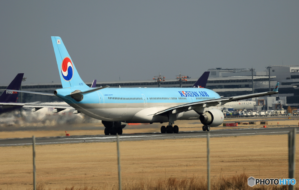 「ぶるー」 KOREAN 777-2B5 HL7551 出発