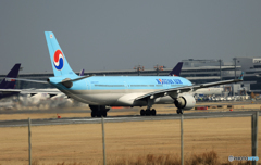 「ぶるー」 KOREAN 777-2B5 HL7551 出発