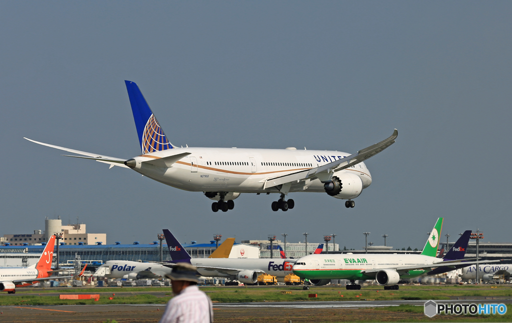 到着 United 787-9 N27958