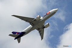 FedEx 777-FS2 飛び立ち　