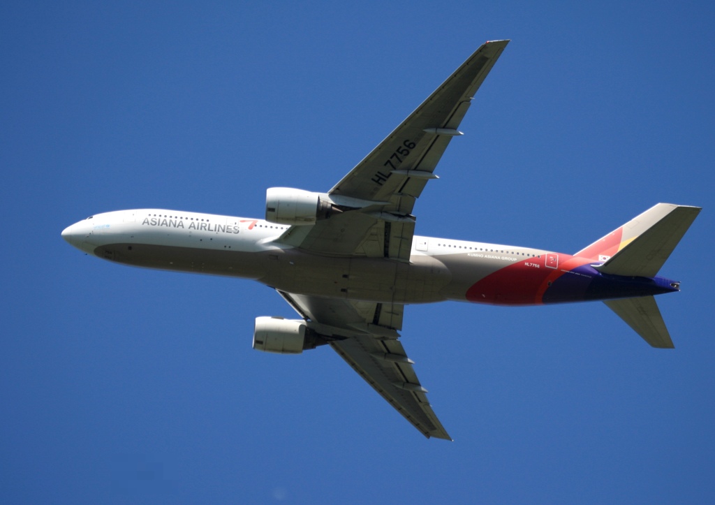 Asiana 777-28E 離陸　