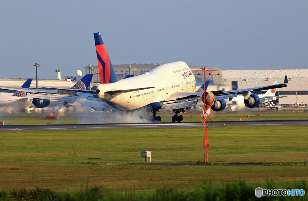 到着　DELTA 747-400 N669US
