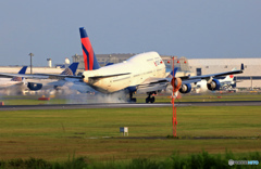 到着 DELTA 747-400 N669US 到着 DELTA 747-400 N669US