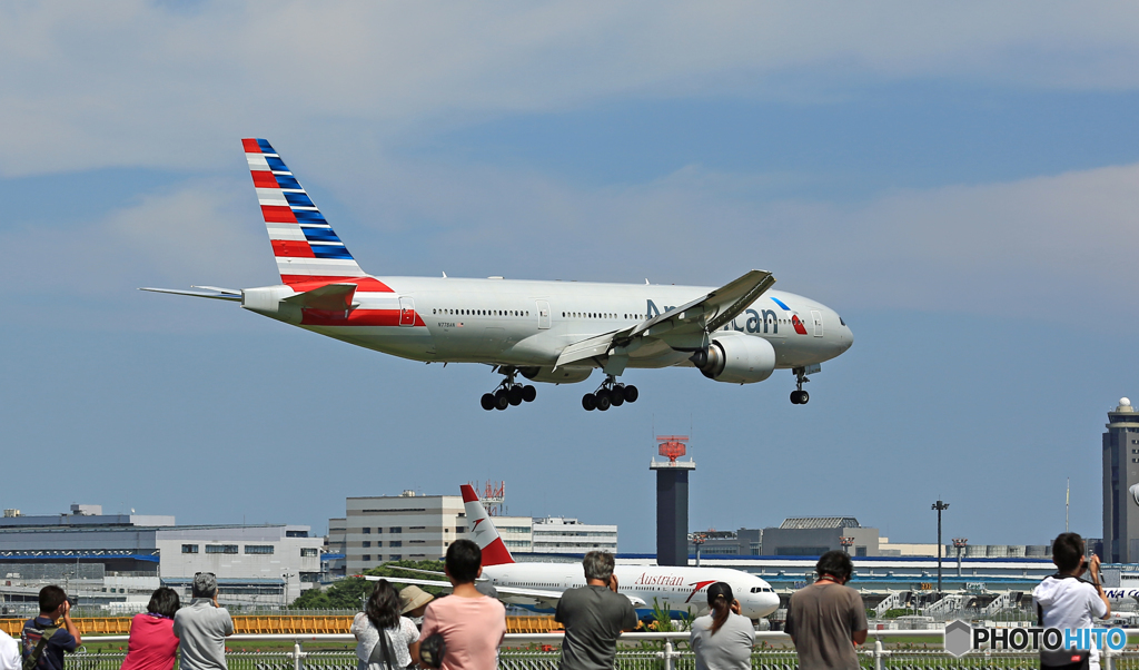 到着 American 777-200 N778AN