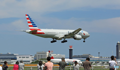 到着 American 777-200 N778AN