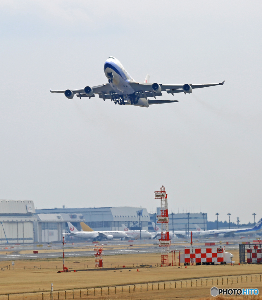 「良い天気」 China Air 747-400 B-18701 出発
