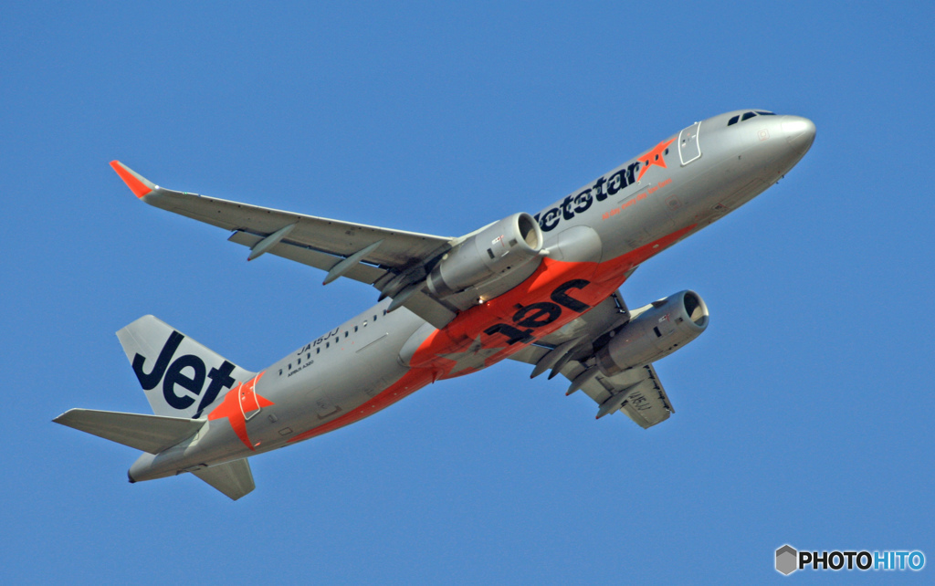 飛び立ち　JETSTAR A320-232 JA15JJ