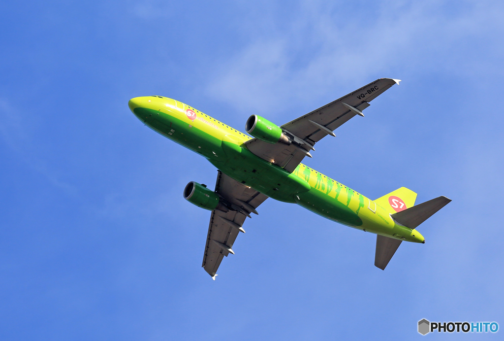 出発  S7 A320-214 VQ-BRC