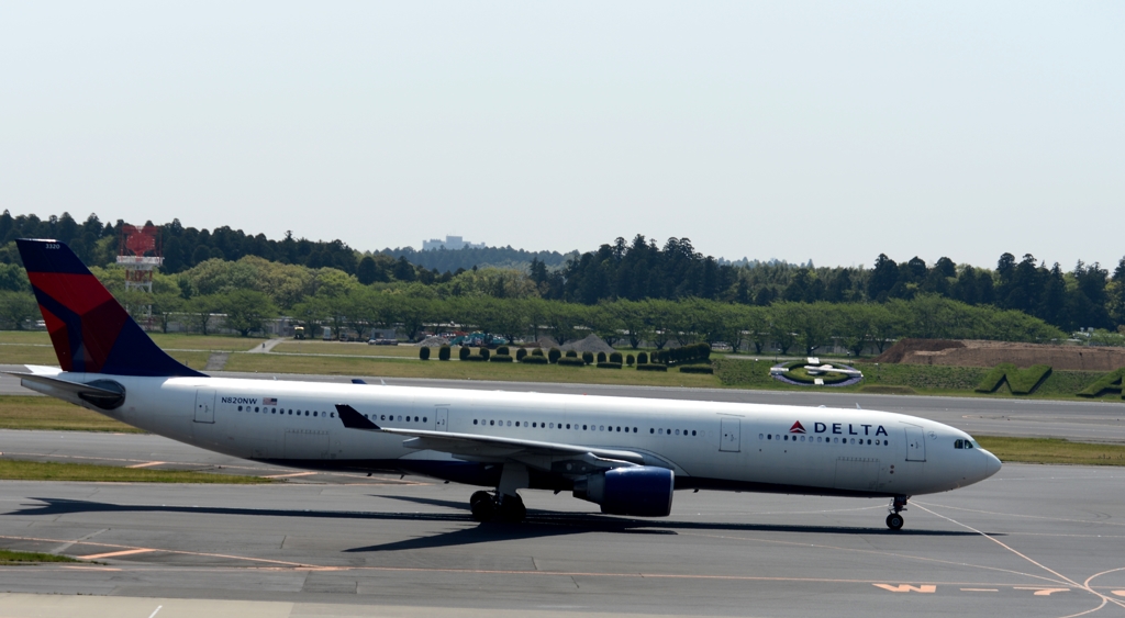 出発（18）　DELTA  A330　